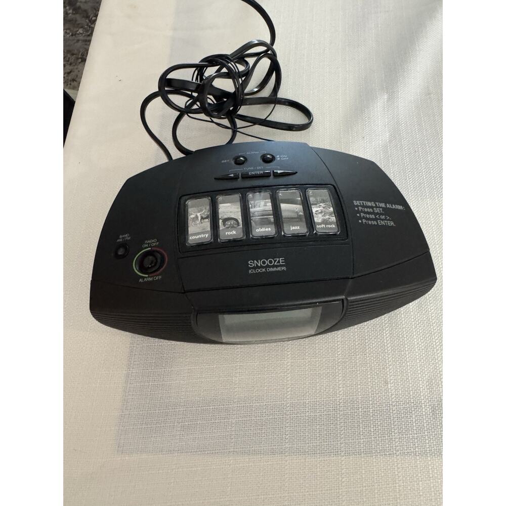 Hampton Digital Tuning Alarm Clock Radio HI-1277B - Country Rock Pop